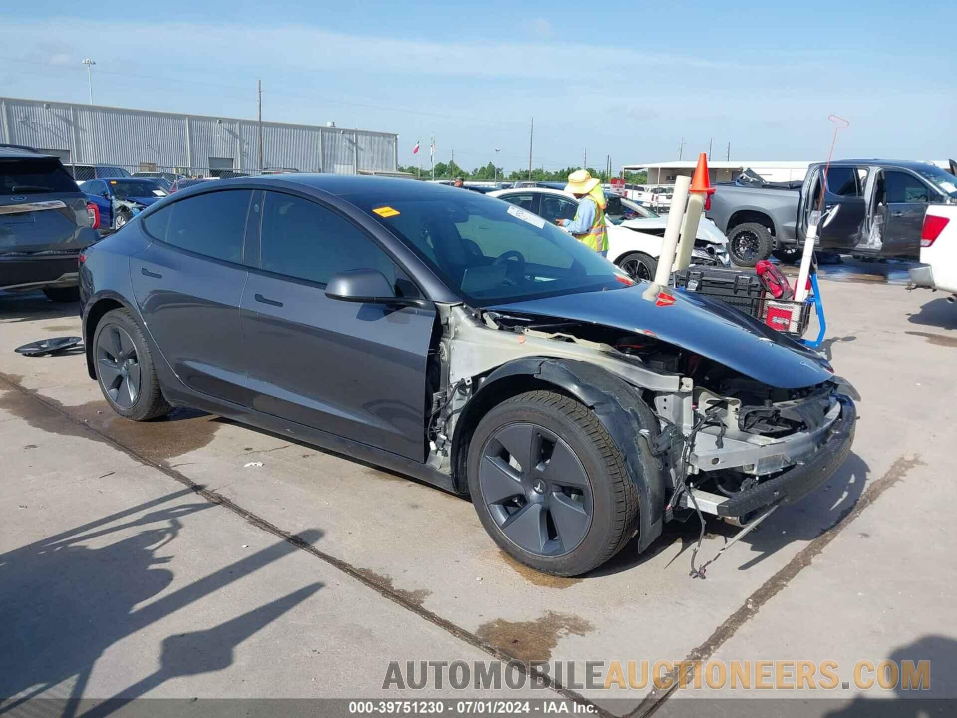 5YJ3E1EB0NF271017 TESLA MODEL 3 2022