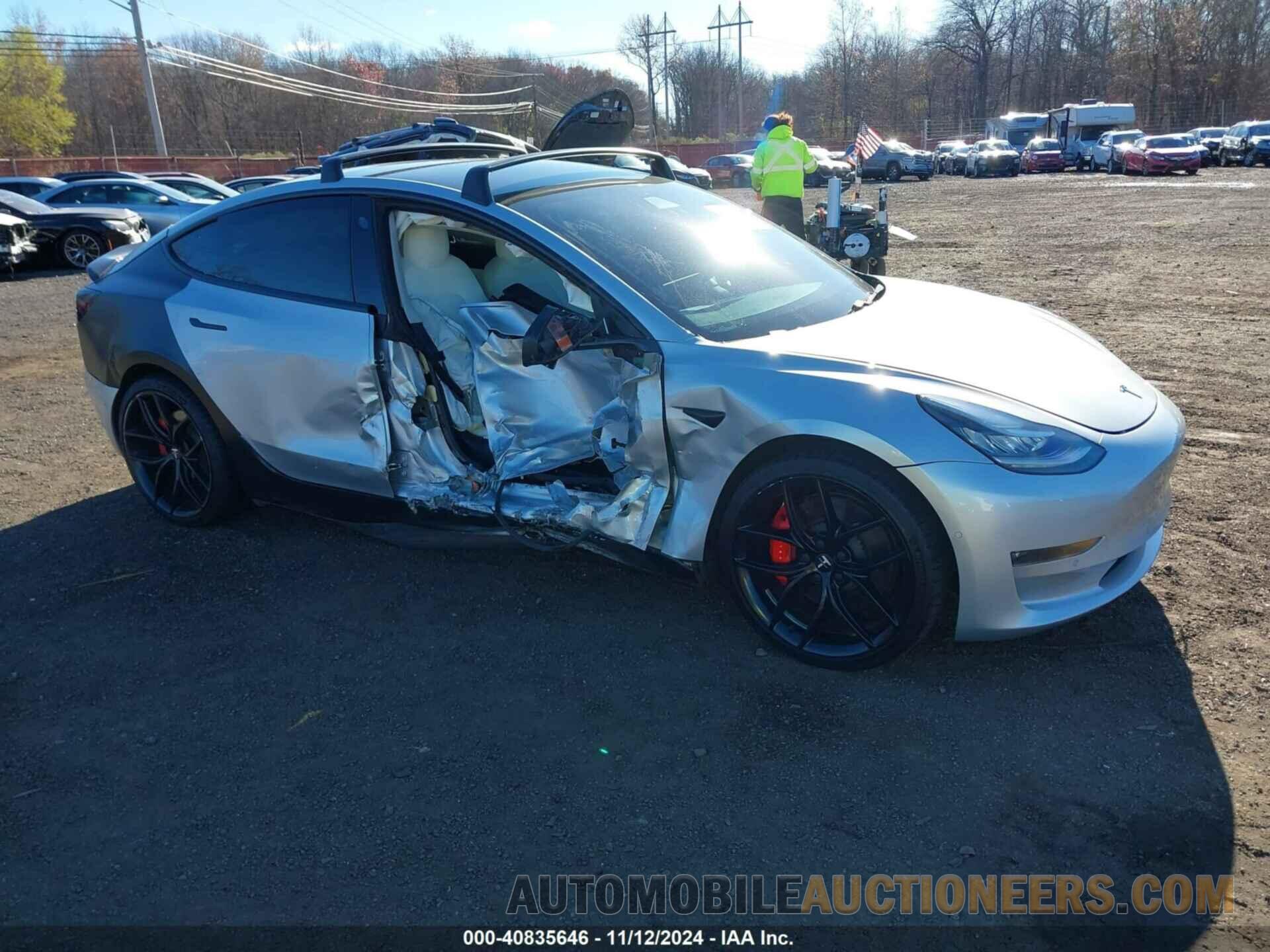 5YJ3E1EB1JF055249 TESLA MODEL 3 2018