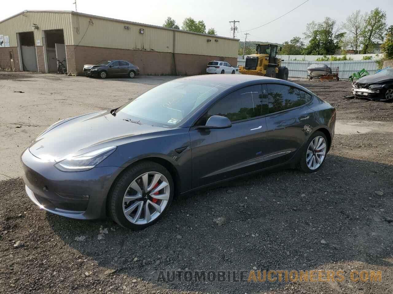 5YJ3E1EB1JF075016 TESLA MODEL 3 2018