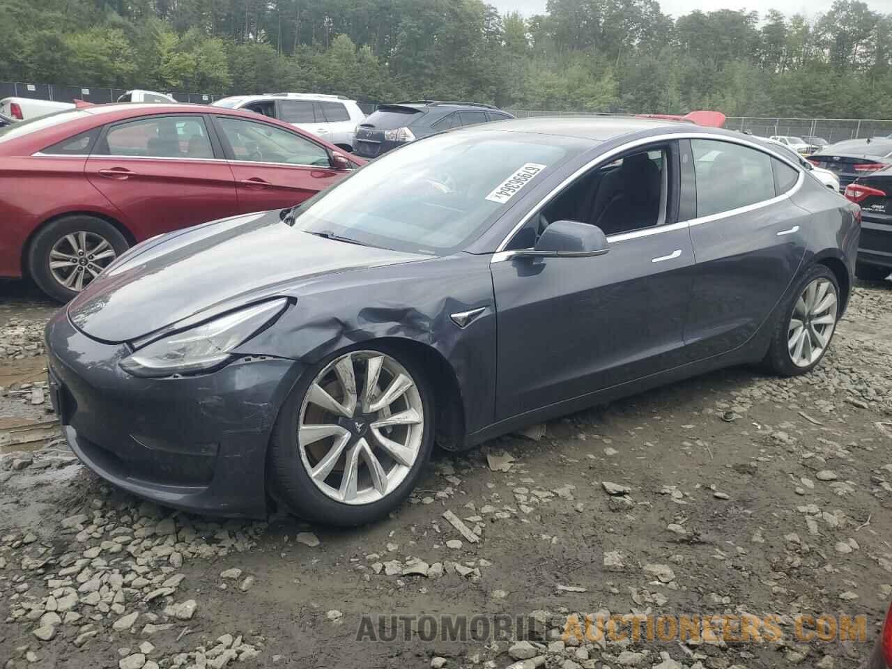 5YJ3E1EB1JF076943 TESLA MODEL 3 2018