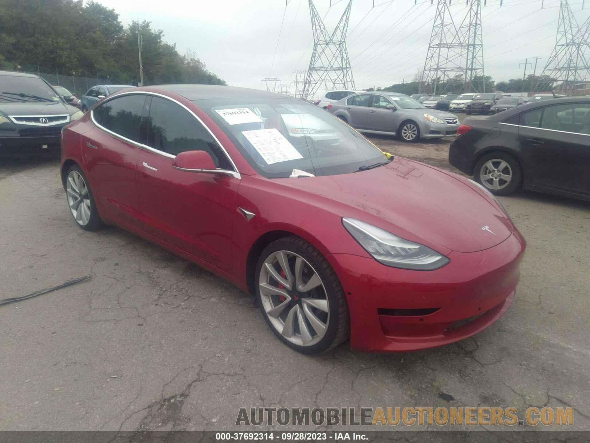 5YJ3E1EB1JF079888 TESLA MODEL 3 2018