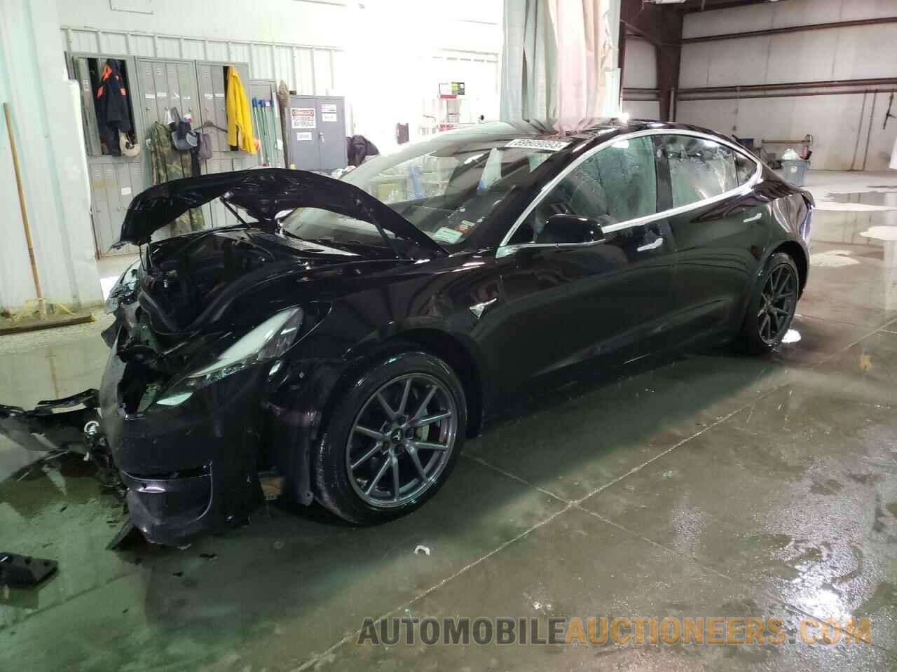 5YJ3E1EB1JF084718 TESLA MODEL 3 2018