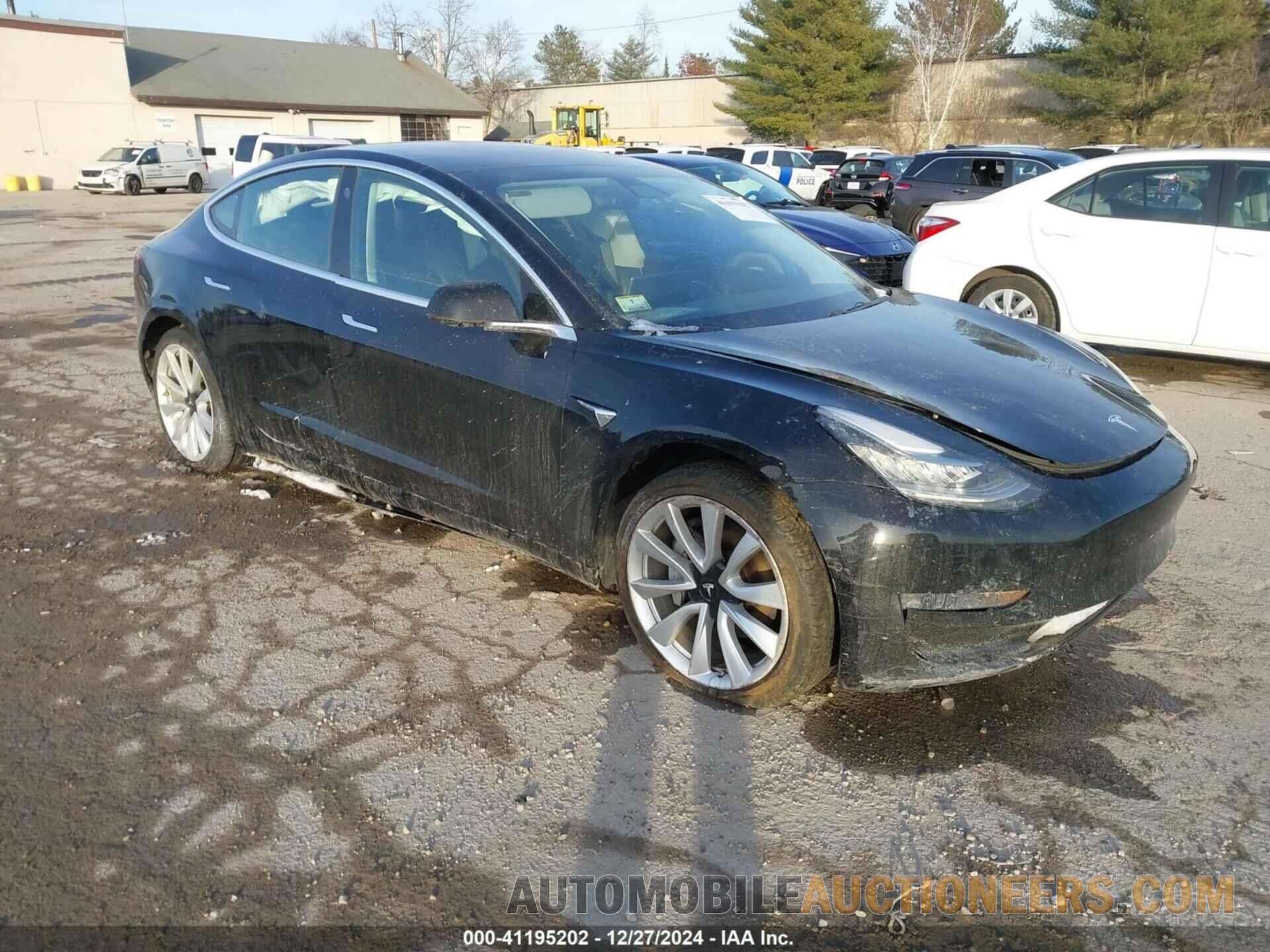 5YJ3E1EB1JF086551 TESLA MODEL 3 2018