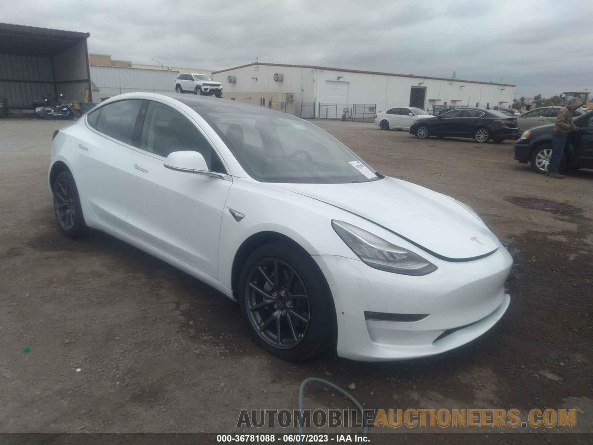 5YJ3E1EB1JF092527 TESLA MODEL 3 2018