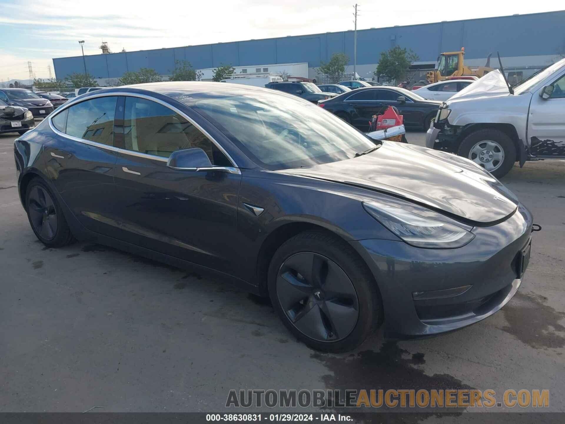 5YJ3E1EB1JF093063 TESLA MODEL 3 2018