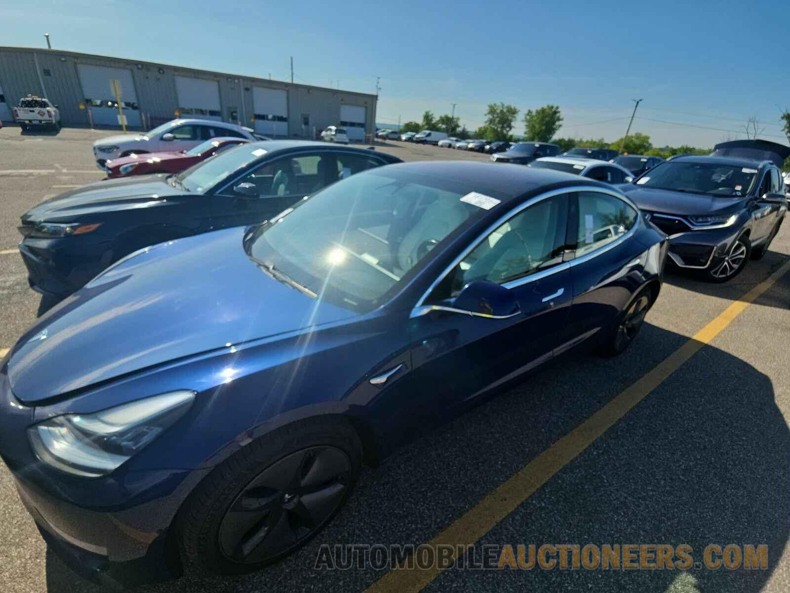 5YJ3E1EB1JF100903 Tesla Model 3 2018