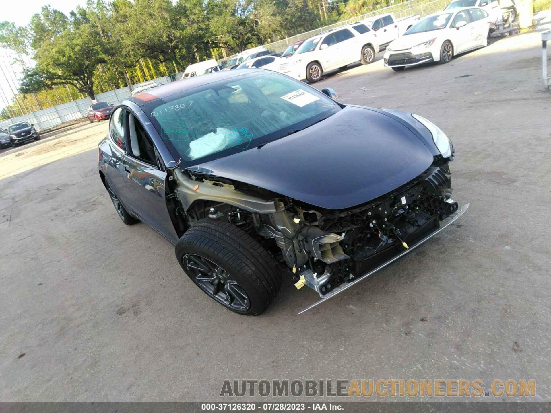 5YJ3E1EB1JF128281 TESLA MODEL 3 2018