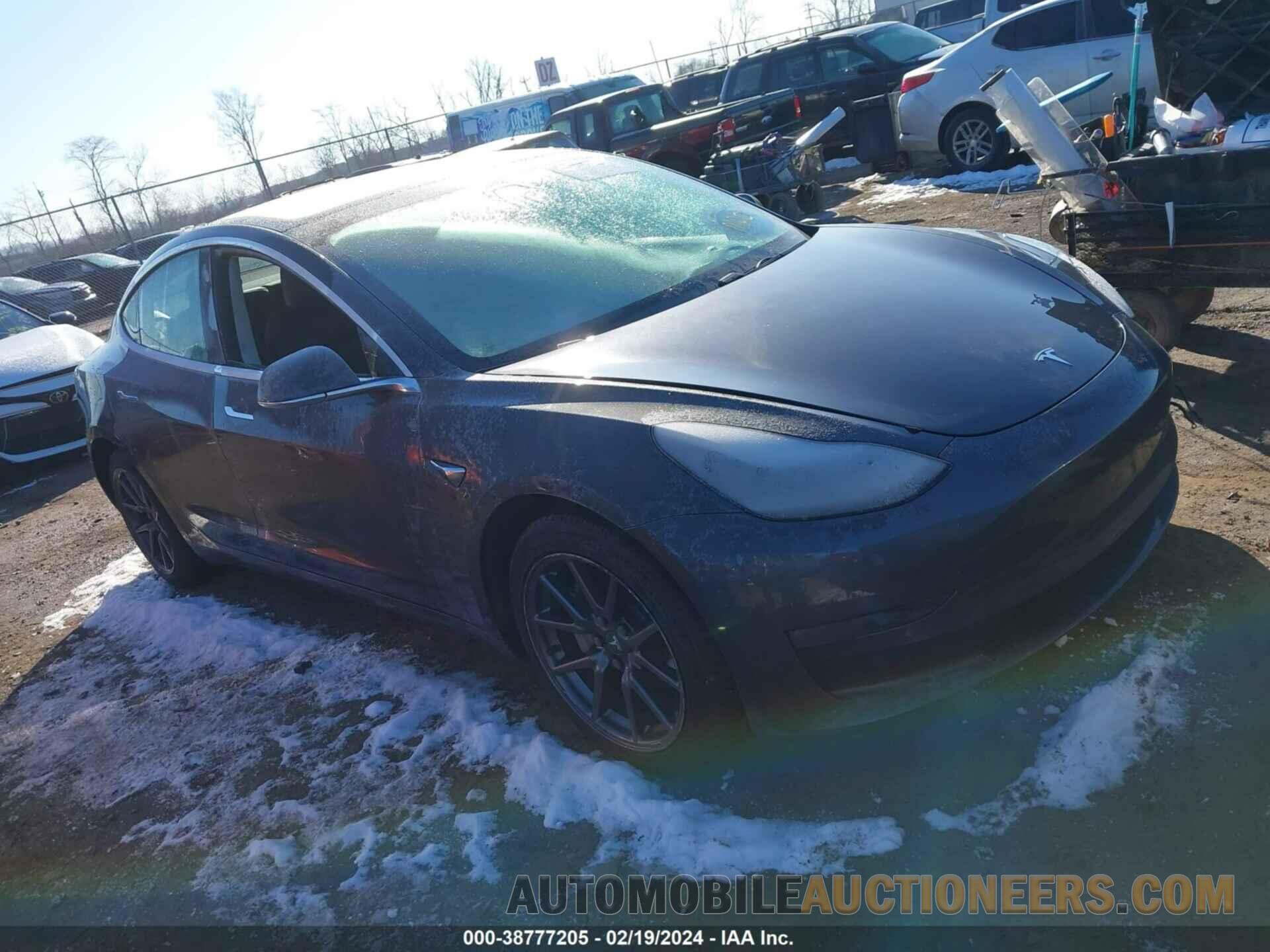 5YJ3E1EB1JF128393 TESLA MODEL 3 2018