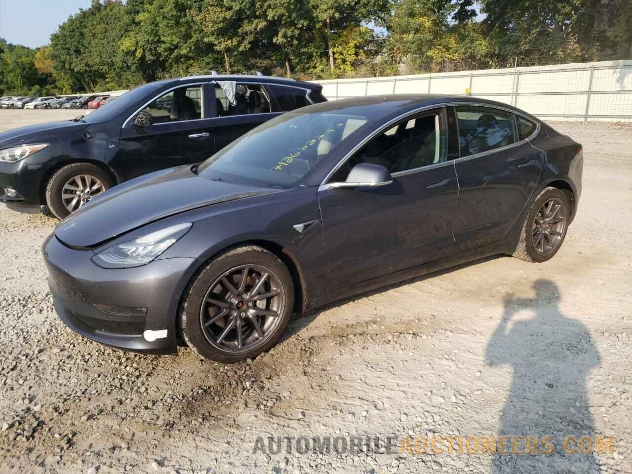 5YJ3E1EB1JF129012 TESLA MODEL 3 2018