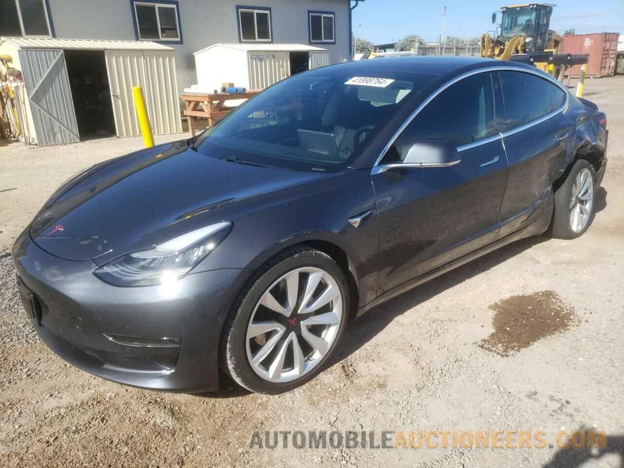 5YJ3E1EB1JF132539 TESLA MODEL 3 2018