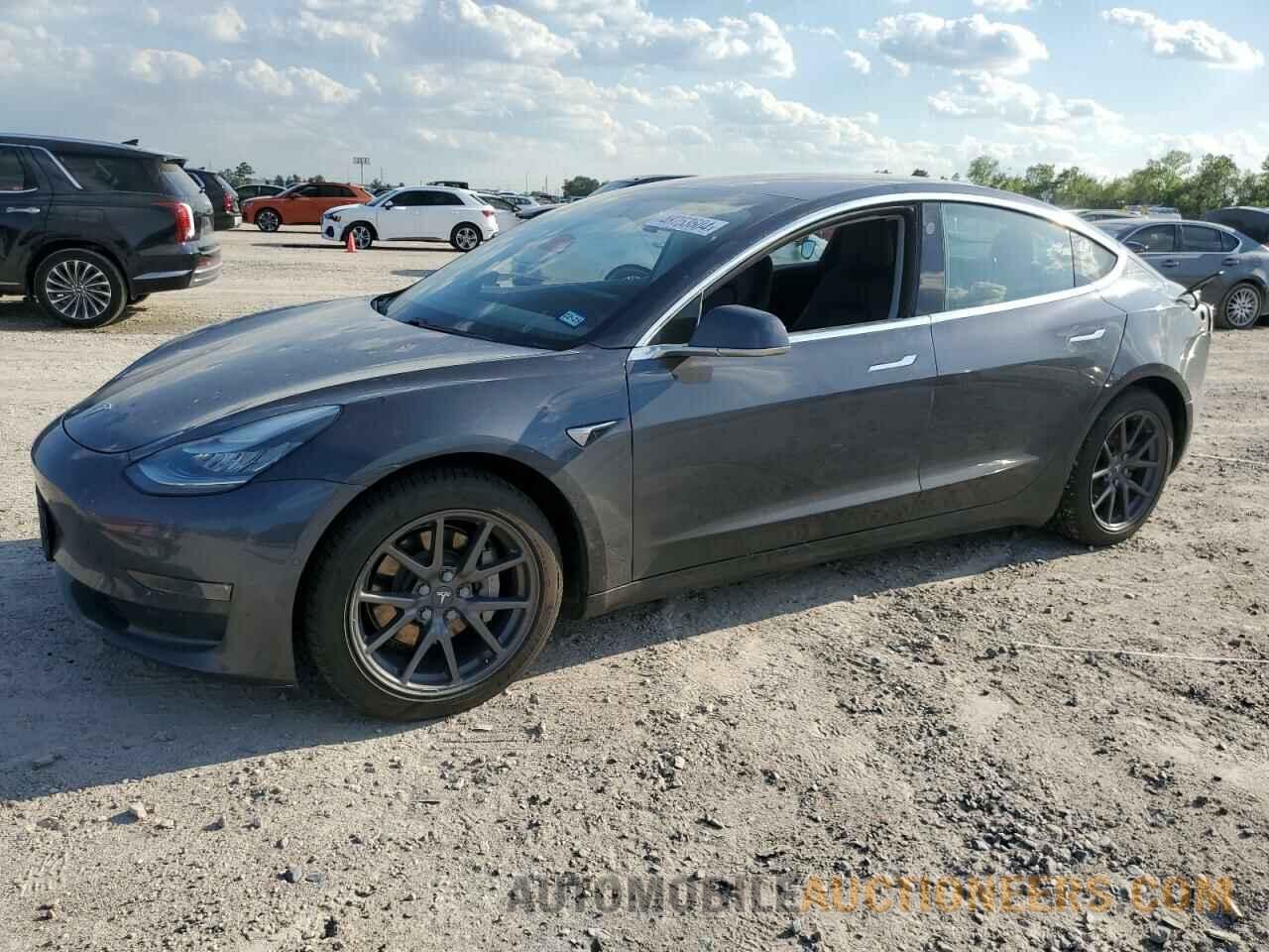 5YJ3E1EB1JF144593 TESLA MODEL 3 2018