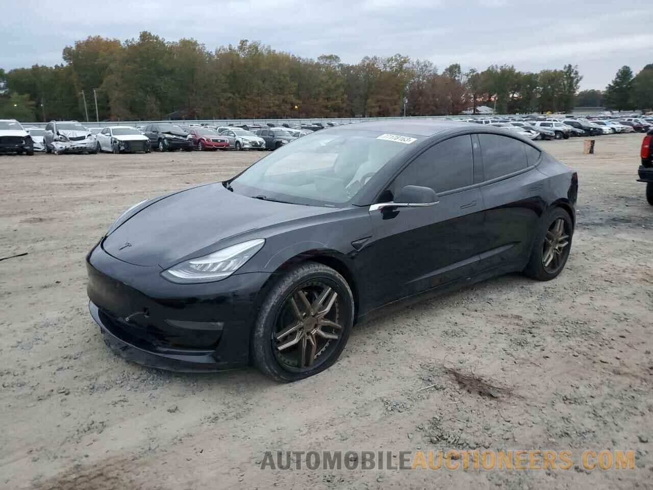 5YJ3E1EB1JF184303 TESLA MODEL 3 2018