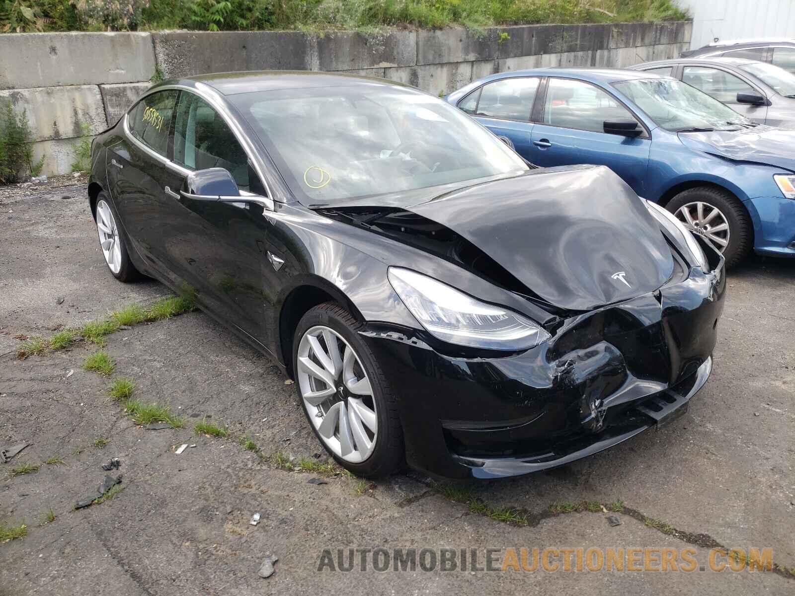 5YJ3E1EB1JF184687 TESLA MODEL 3 2018