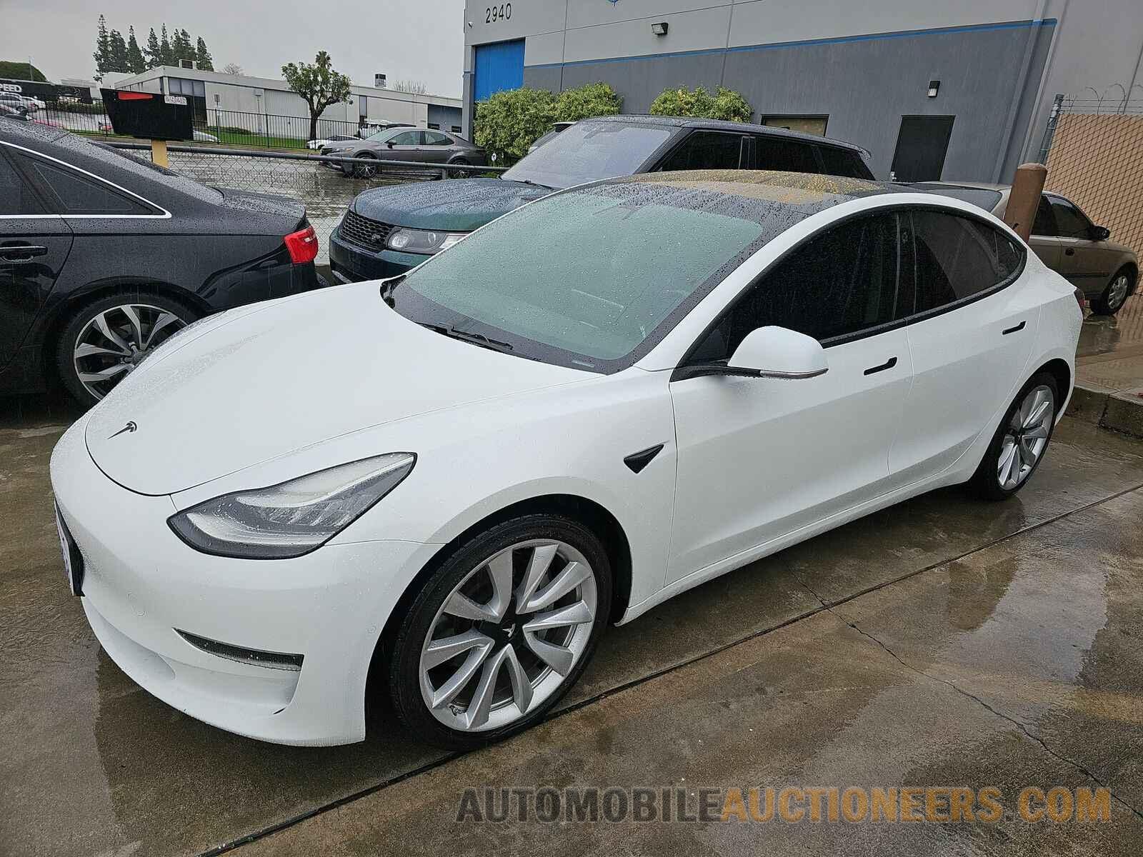 5YJ3E1EB1JF185712 Tesla Model 3 2018