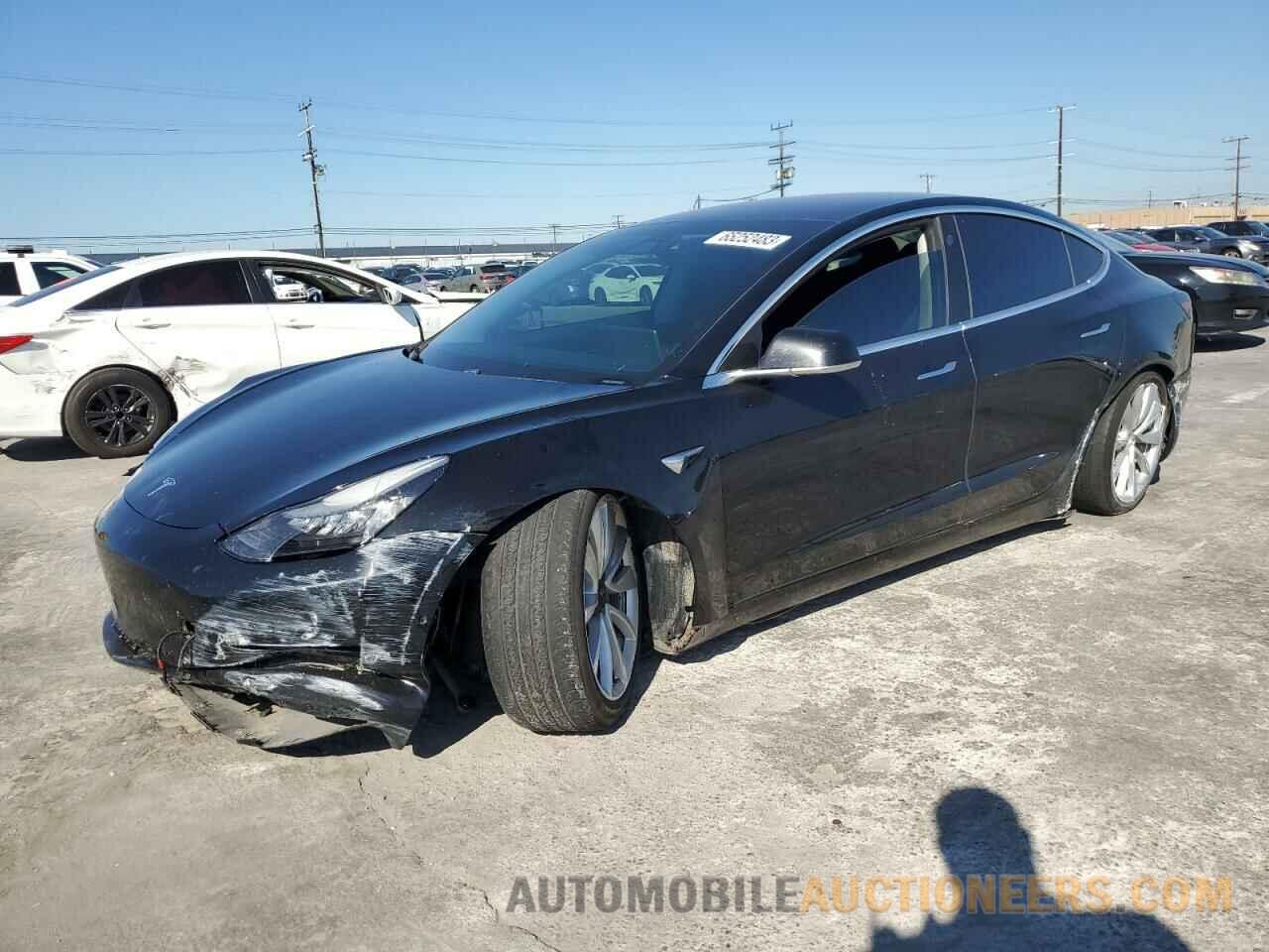 5YJ3E1EB1JF186682 TESLA MODEL 3 2018