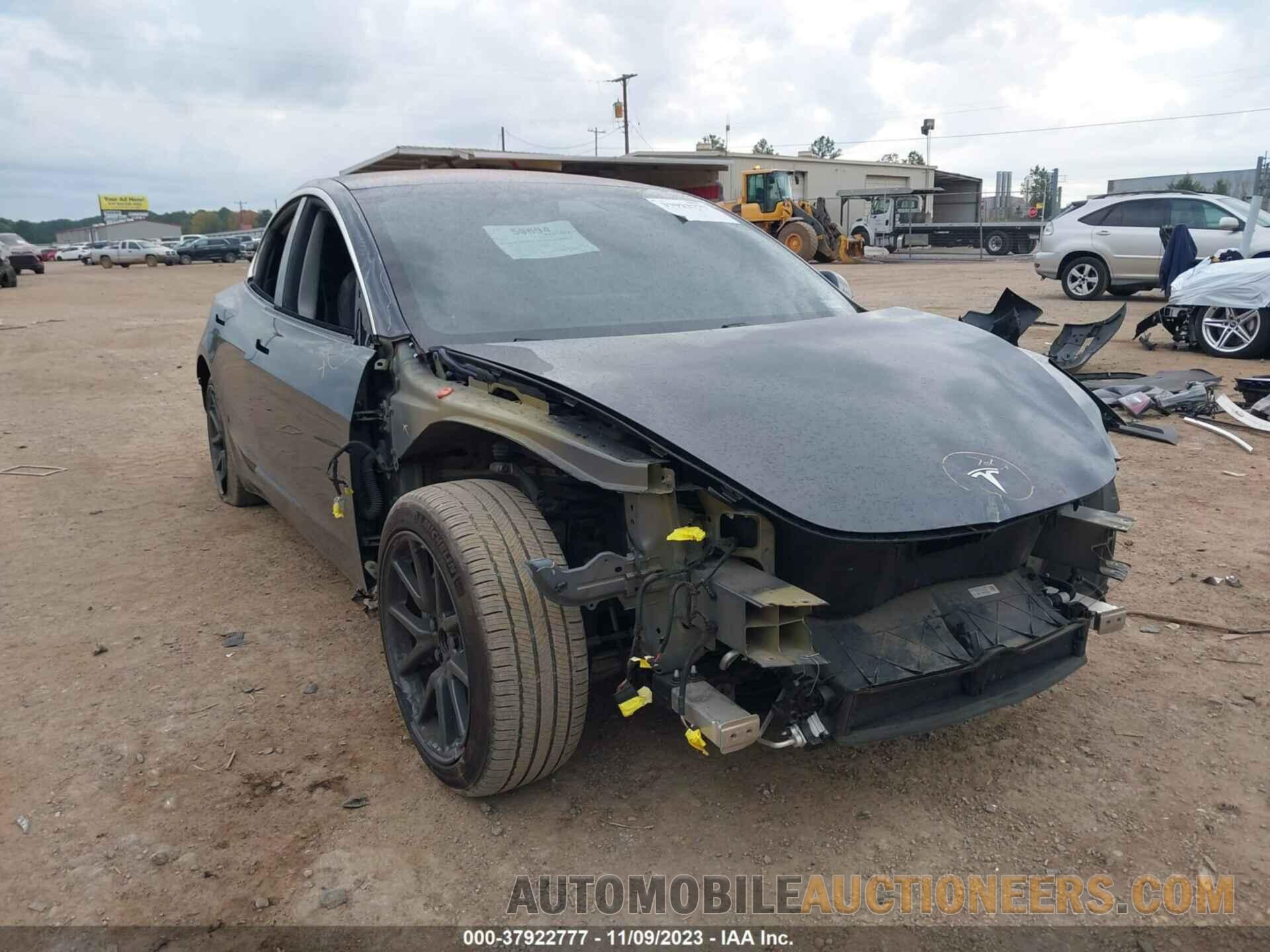 5YJ3E1EB1KF209573 TESLA MODEL 3 2019