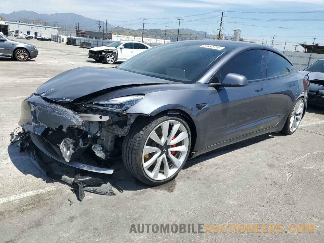 5YJ3E1EB1KF213977 TESLA MODEL 3 2019