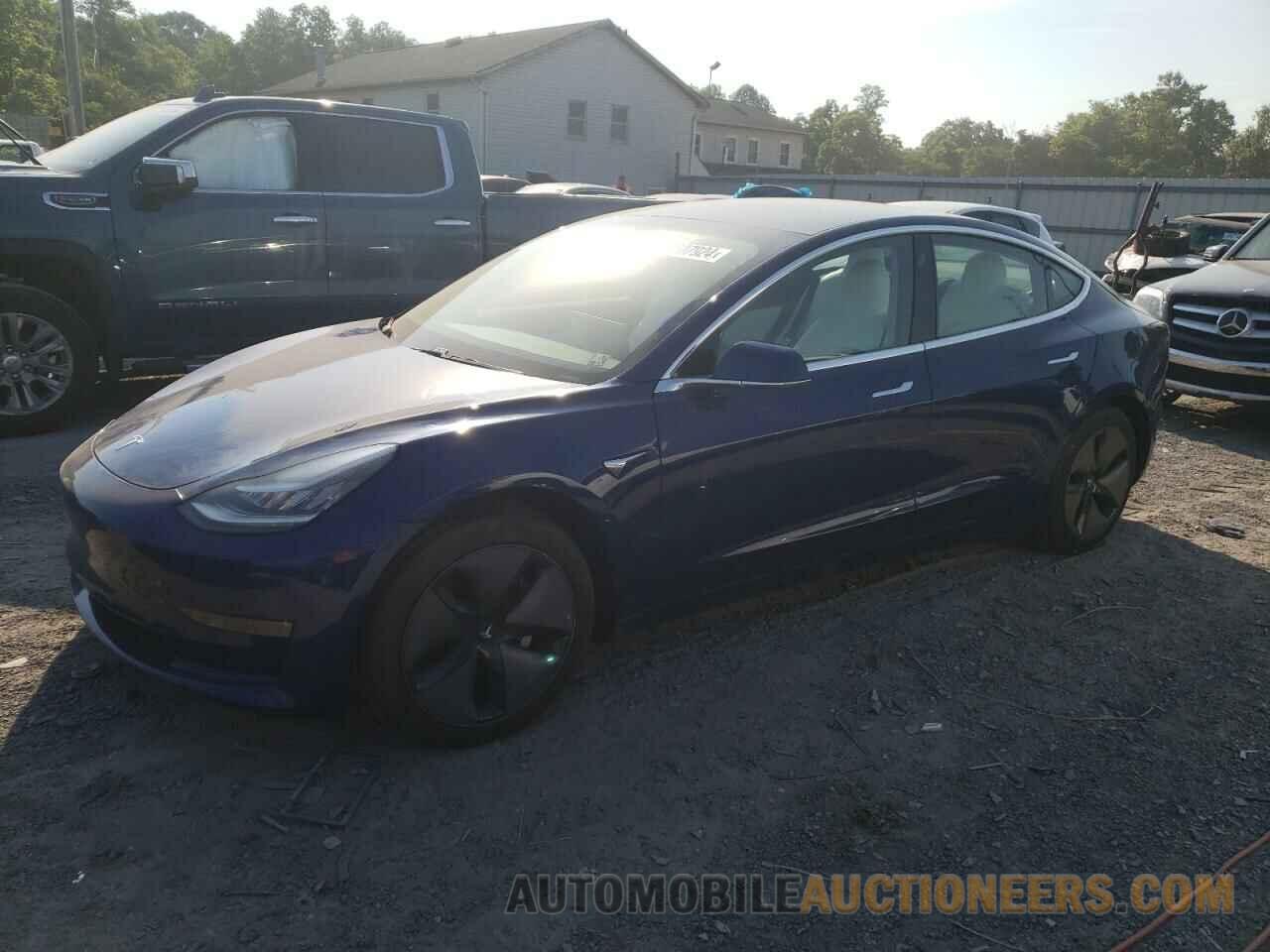 5YJ3E1EB1KF390979 TESLA MODEL 3 2019