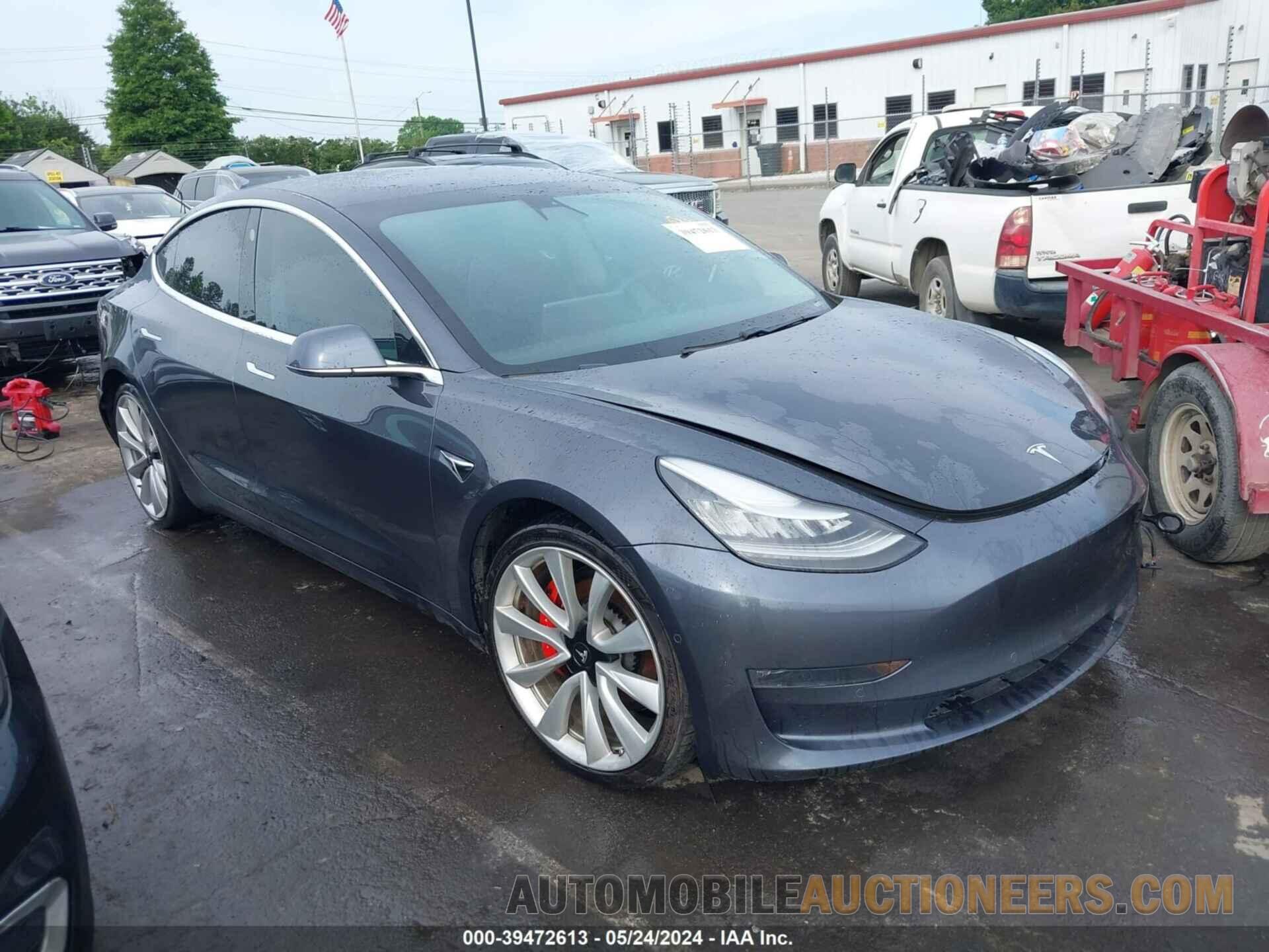 5YJ3E1EB1KF413516 TESLA MODEL 3 2019