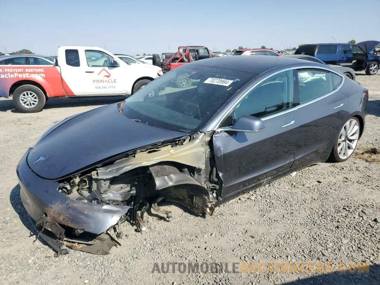 5YJ3E1EB1KF413533 TESLA MODEL 3 2019