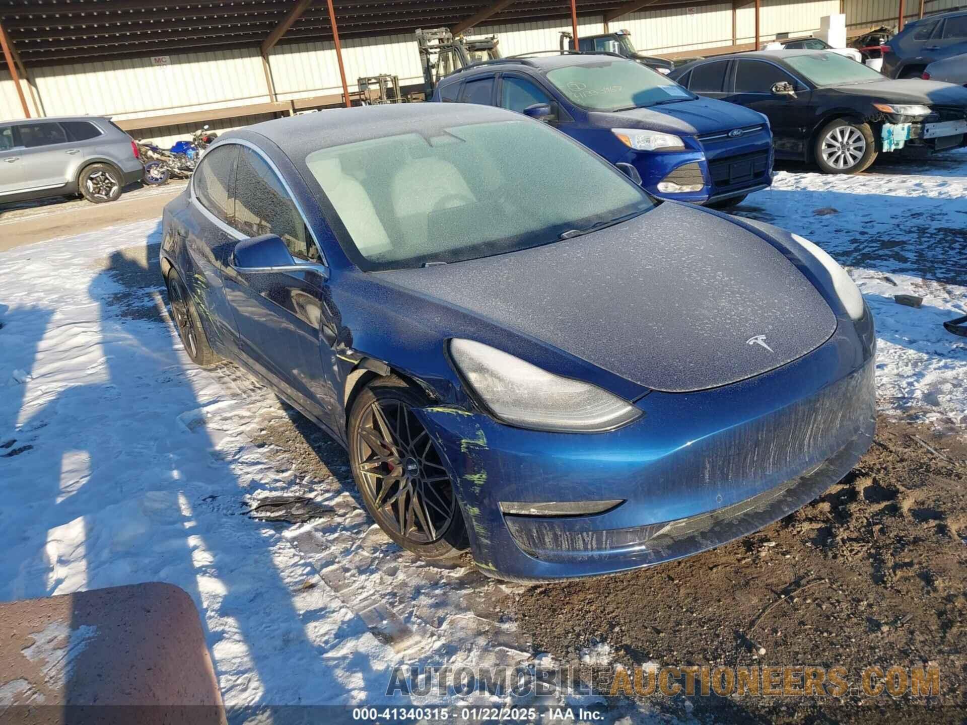 5YJ3E1EB1KF422099 TESLA MODEL 3 2019