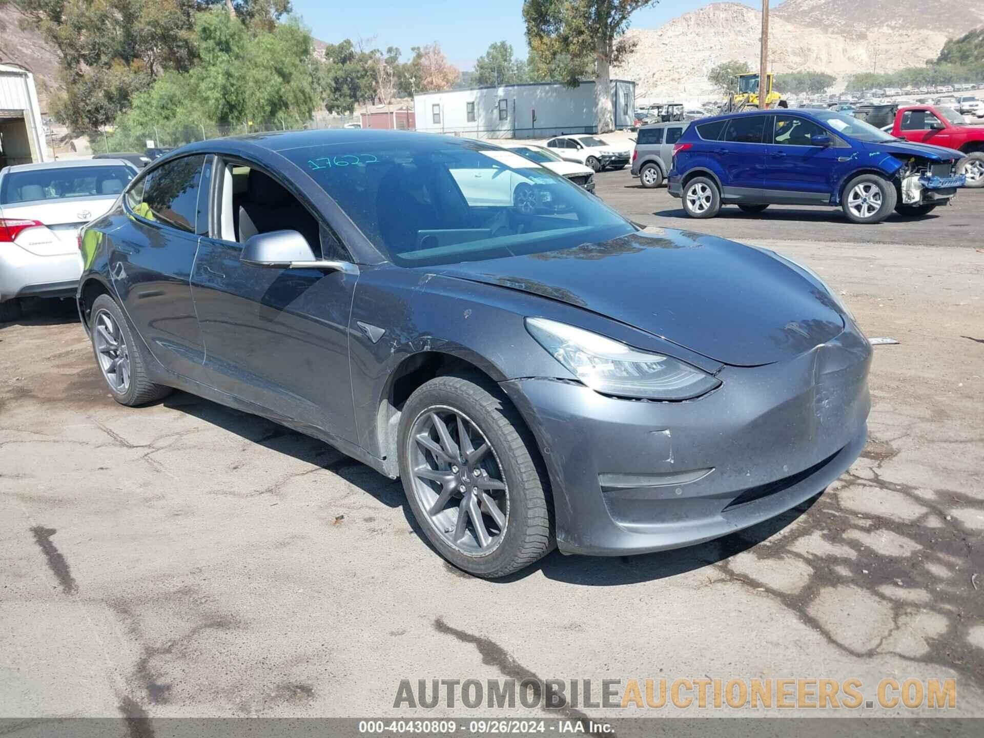 5YJ3E1EB1KF432647 TESLA MODEL 3 2019