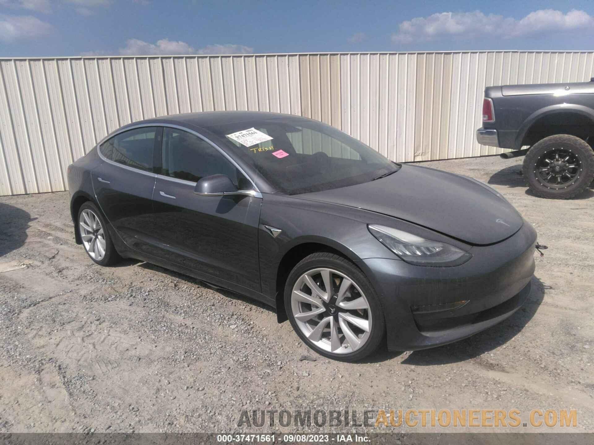 5YJ3E1EB1KF433748 TESLA MODEL 3 2019