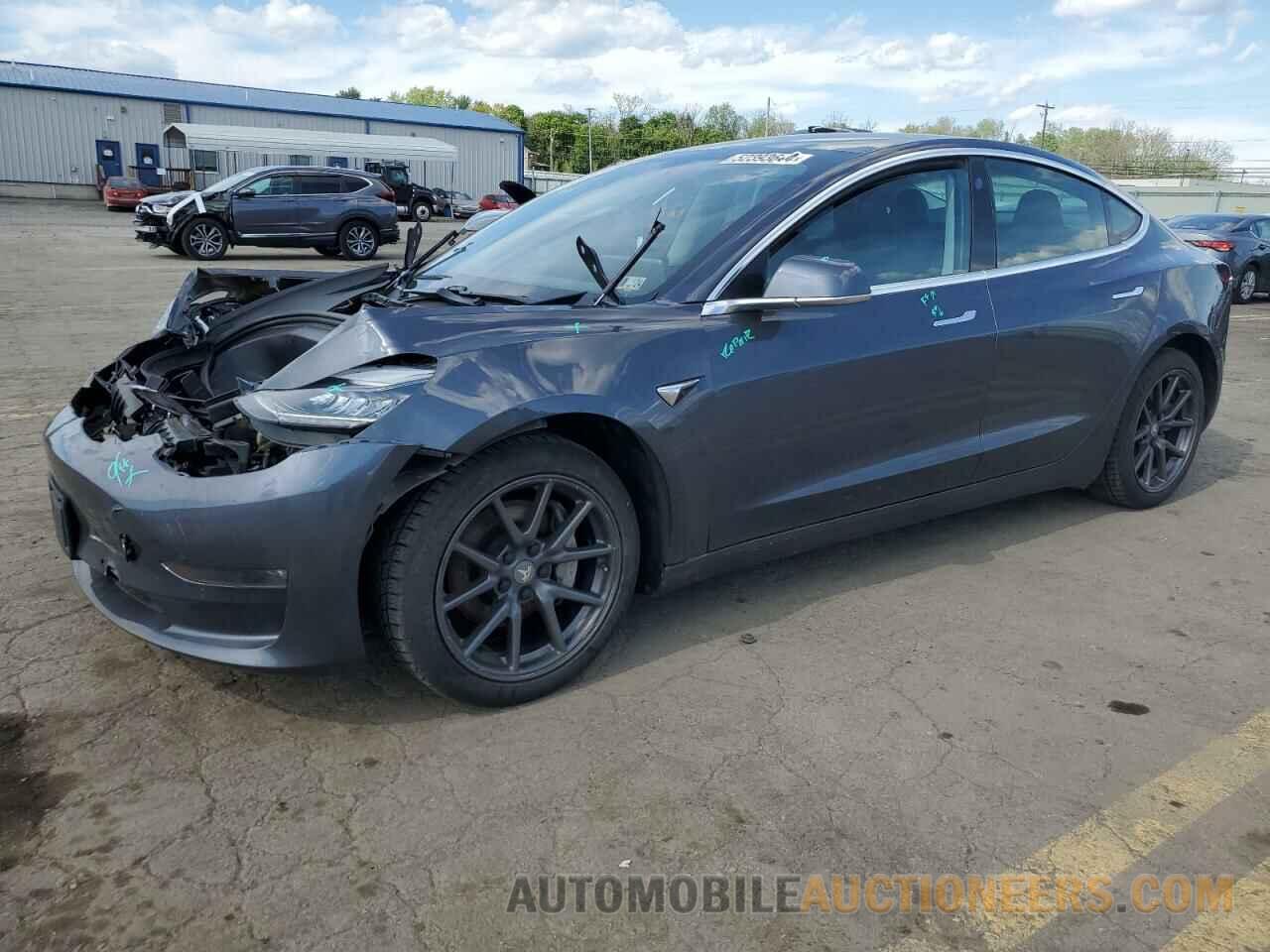 5YJ3E1EB1KF452137 TESLA MODEL 3 2019