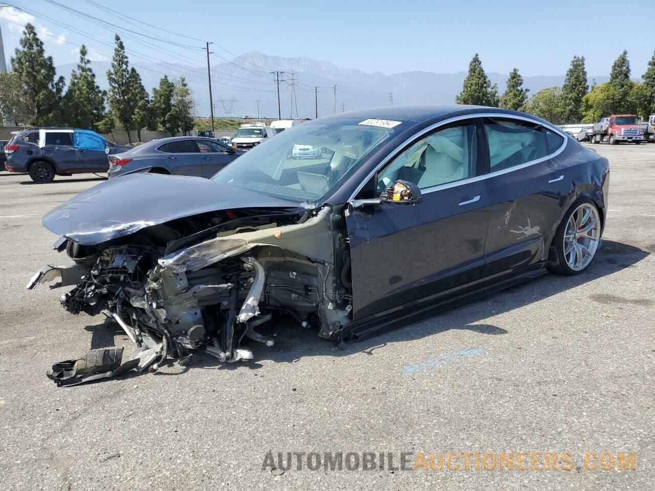 5YJ3E1EB1KF530562 TESLA MODEL 3 2019