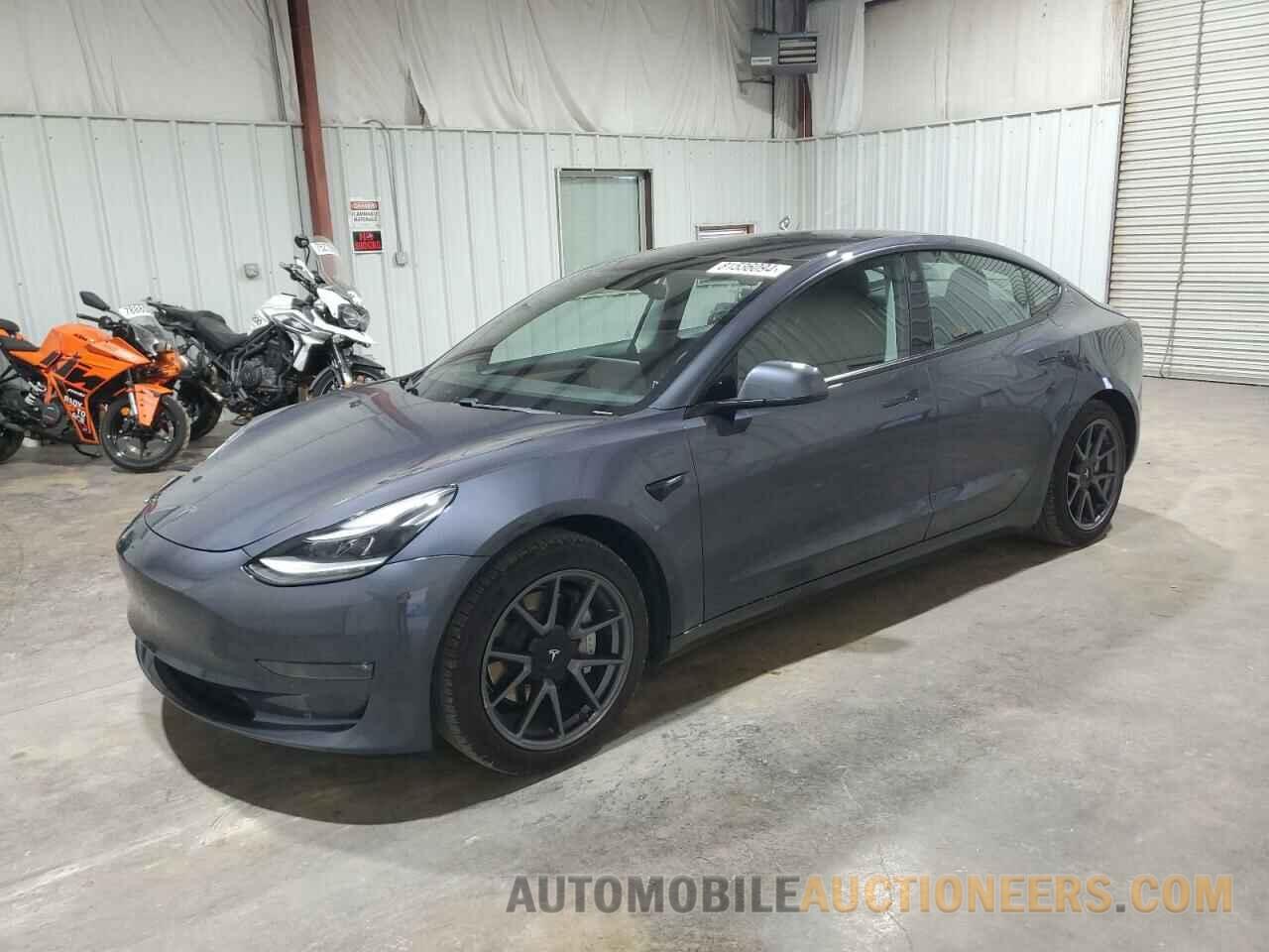 5YJ3E1EB1MF019565 TESLA MODEL 3 2021