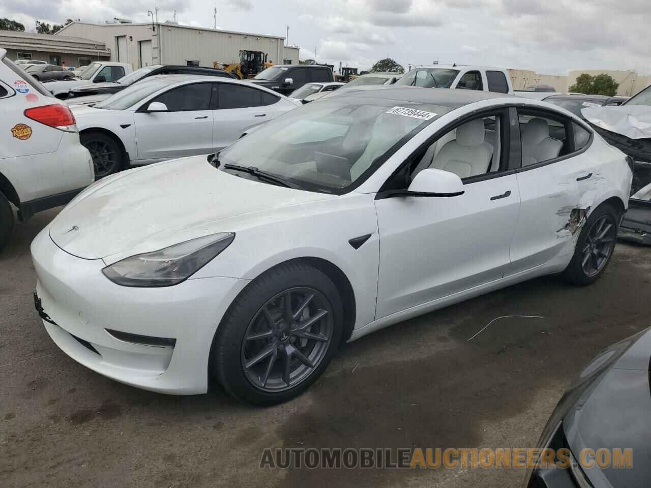 5YJ3E1EB1MF937669 TESLA MODEL 3 2021