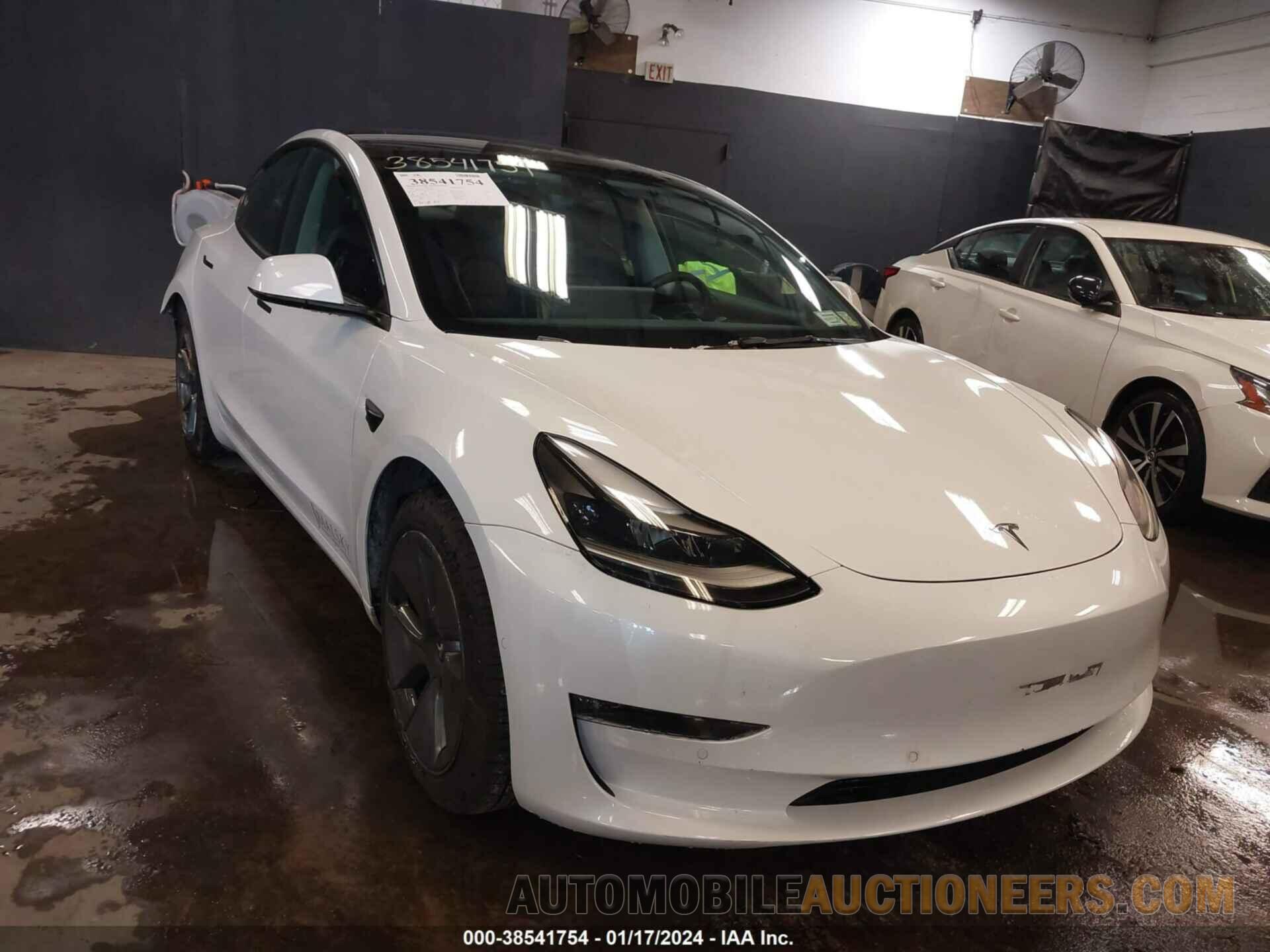 5YJ3E1EB1NF108702 TESLA MODEL 3 2022