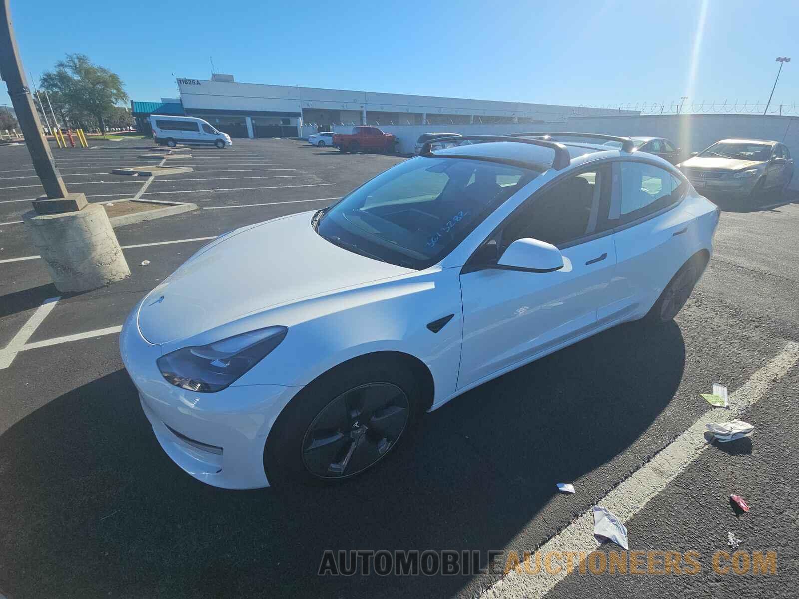 5YJ3E1EB1NF118680 Tesla Model 3 2022