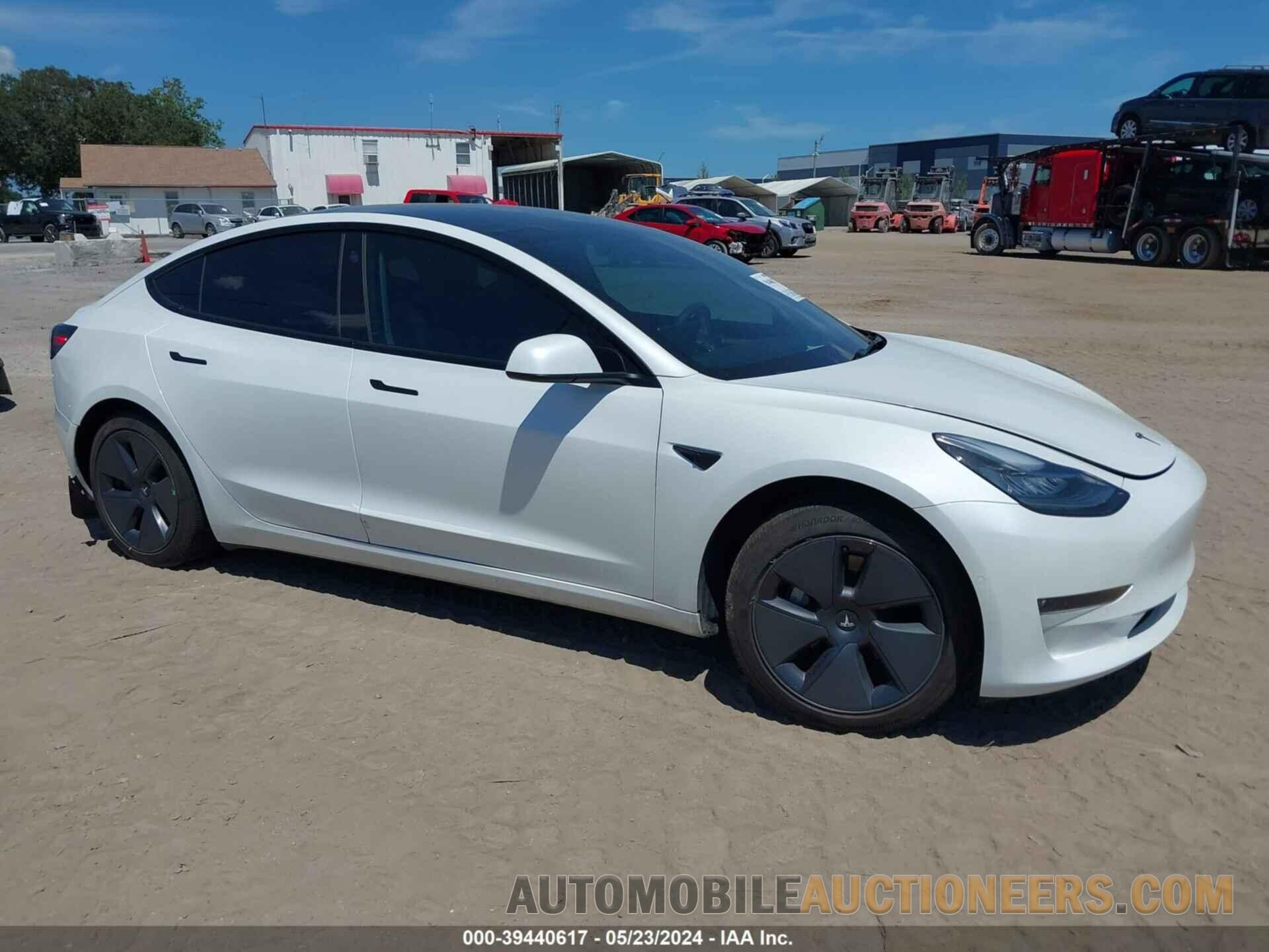 5YJ3E1EB1NF242142 TESLA MODEL 3 2022