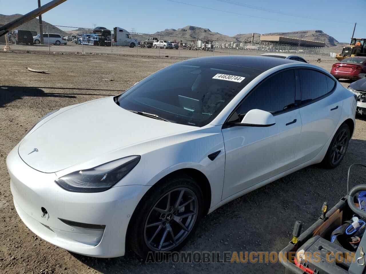 5YJ3E1EB1NF367027 TESLA MODEL 3 2022