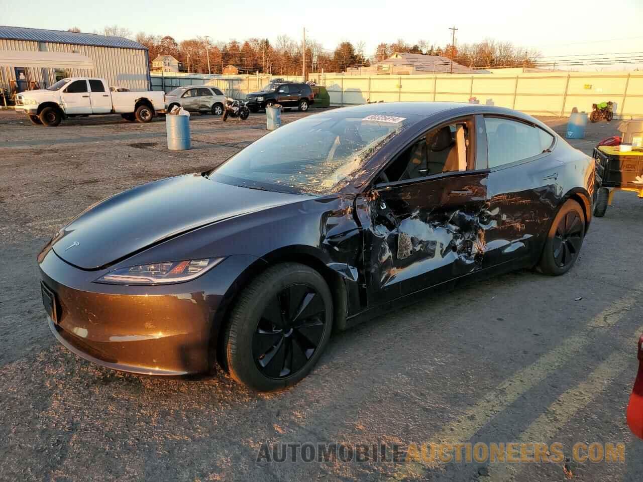 5YJ3E1EB1RF828734 TESLA MODEL 3 2024