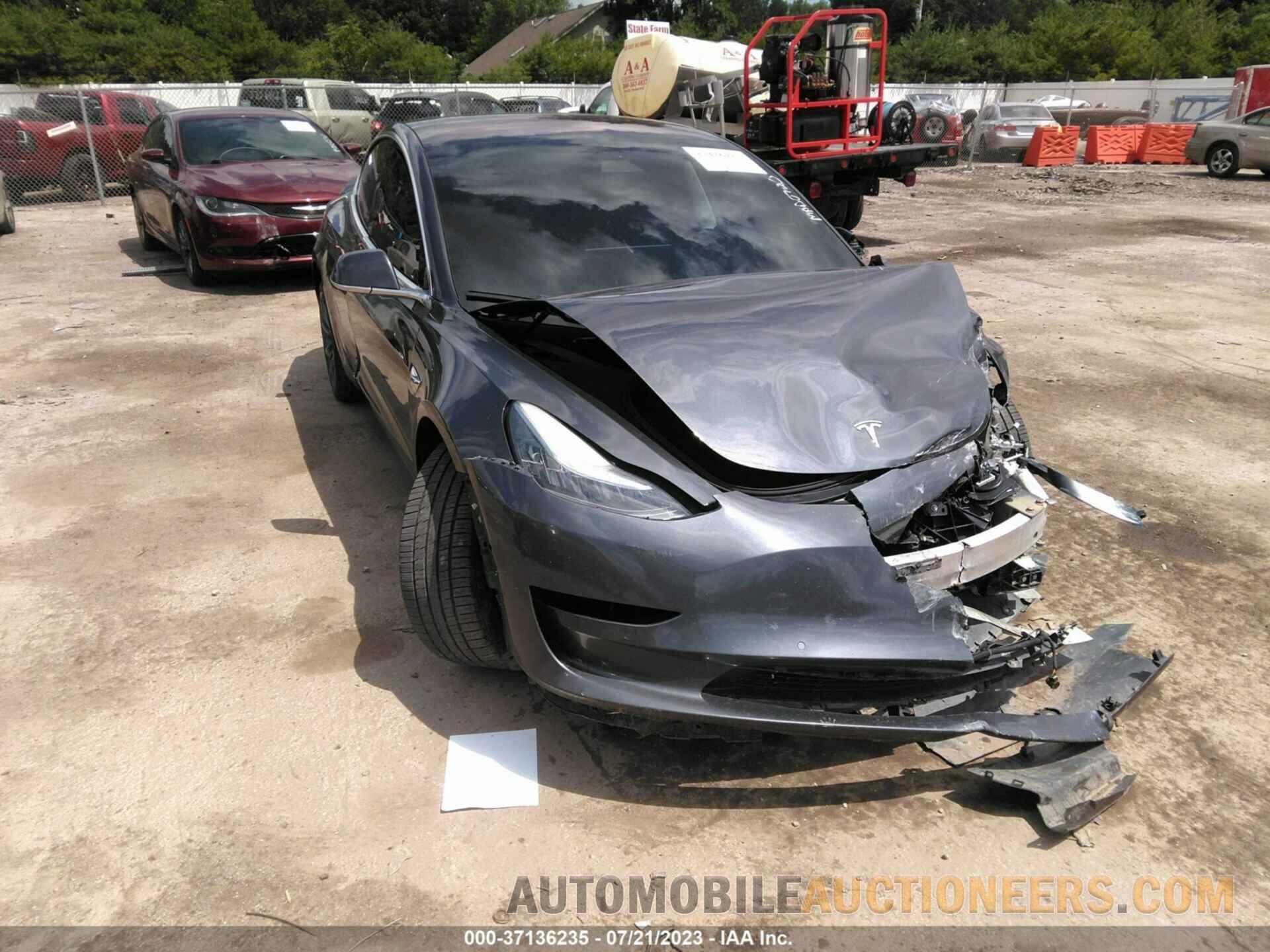 5YJ3E1EB2JF068740 TESLA MODEL 3 2018