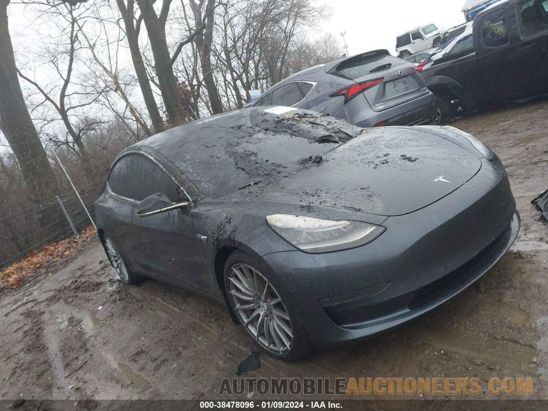 5YJ3E1EB2JF073078 TESLA MODEL 3 2018