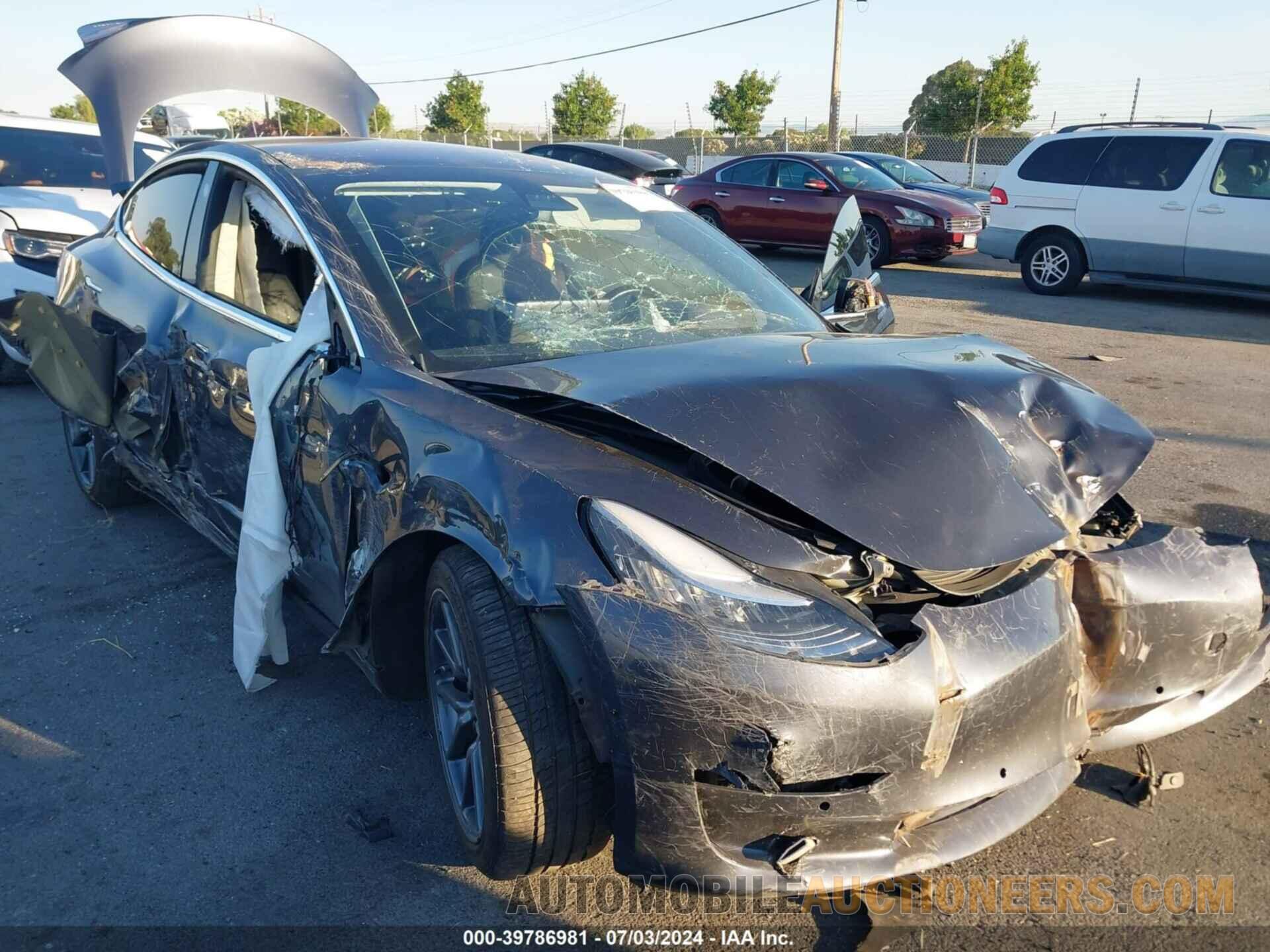 5YJ3E1EB2JF073761 TESLA MODEL 3 2018