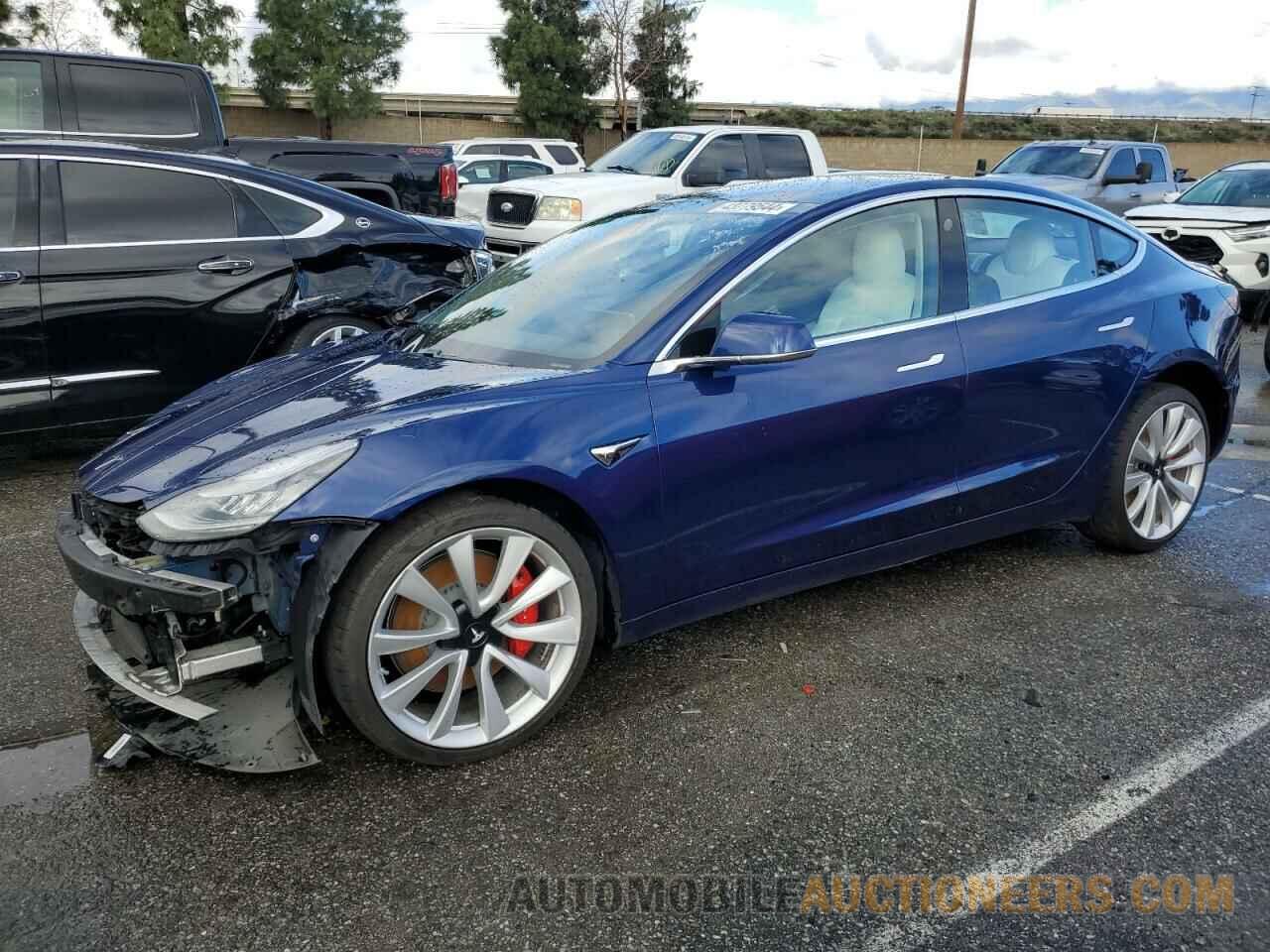 5YJ3E1EB2JF081035 TESLA MODEL 3 2018