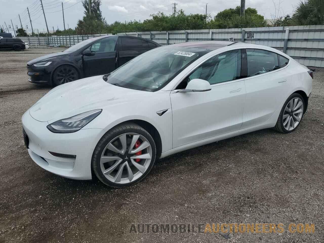 5YJ3E1EB2JF081598 TESLA MODEL 3 2018