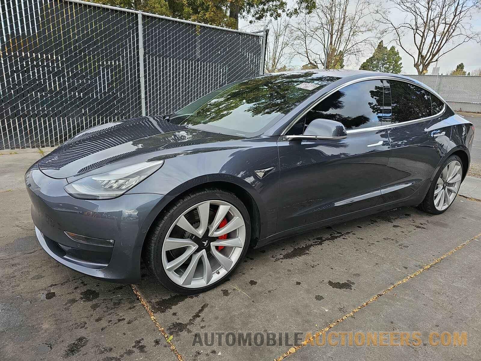 5YJ3E1EB2JF083044 Tesla Model 3 2018