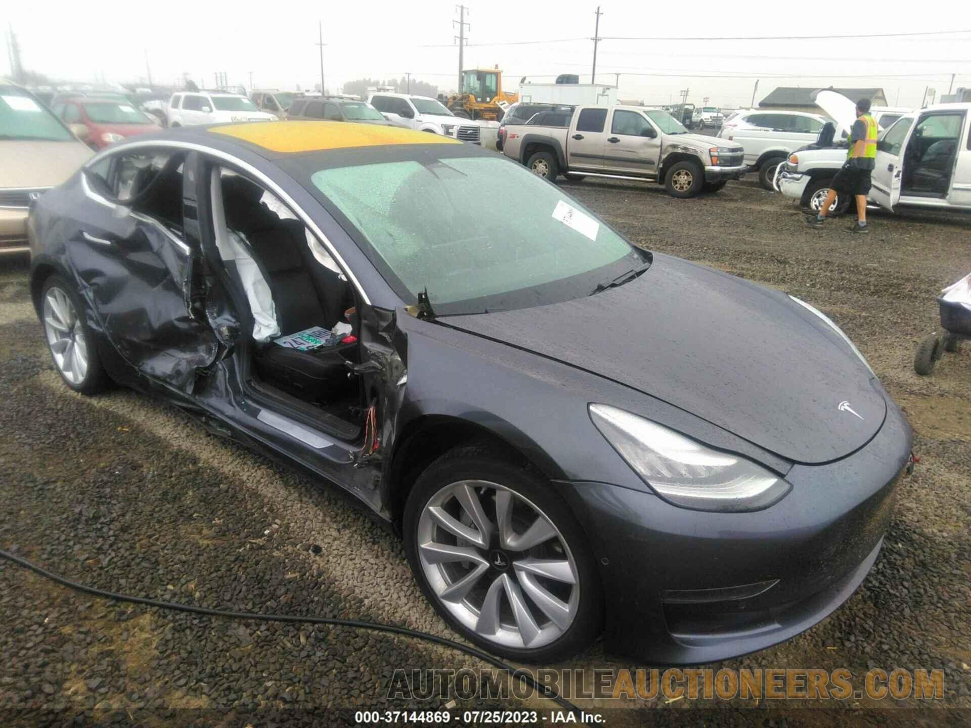 5YJ3E1EB2JF086929 TESLA MODEL 3 2018