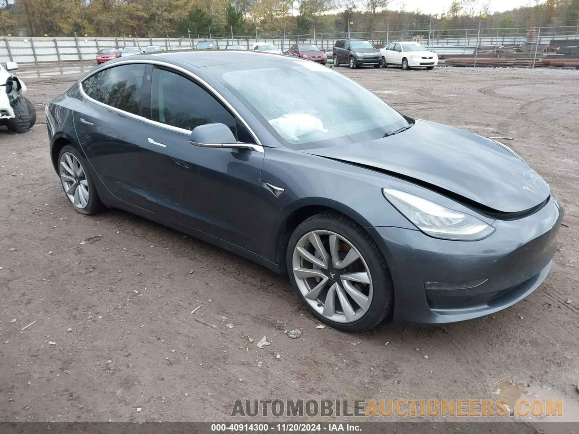 5YJ3E1EB2JF087272 TESLA MODEL 3 2018