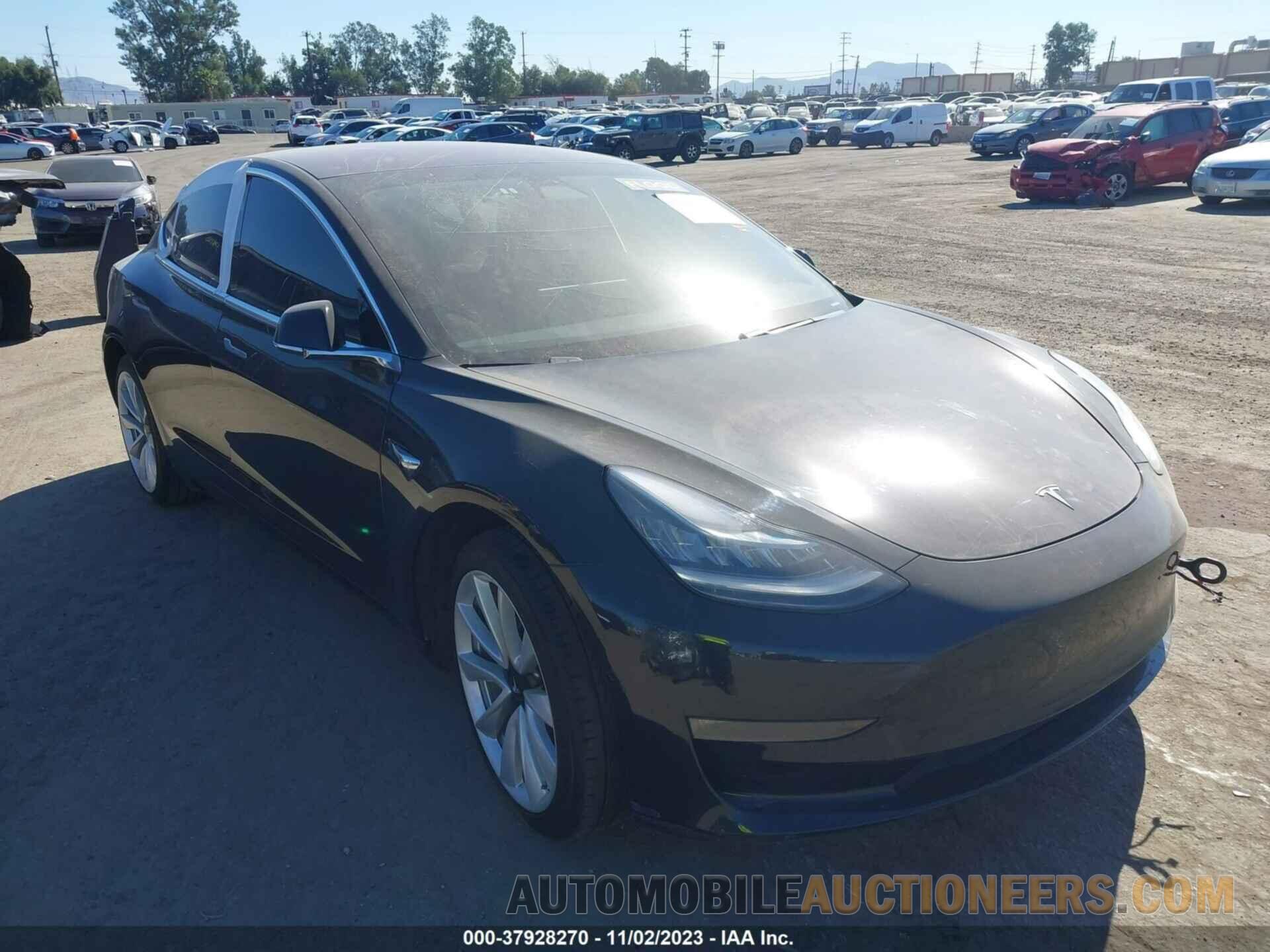 5YJ3E1EB2JF090432 TESLA MODEL 3 2018