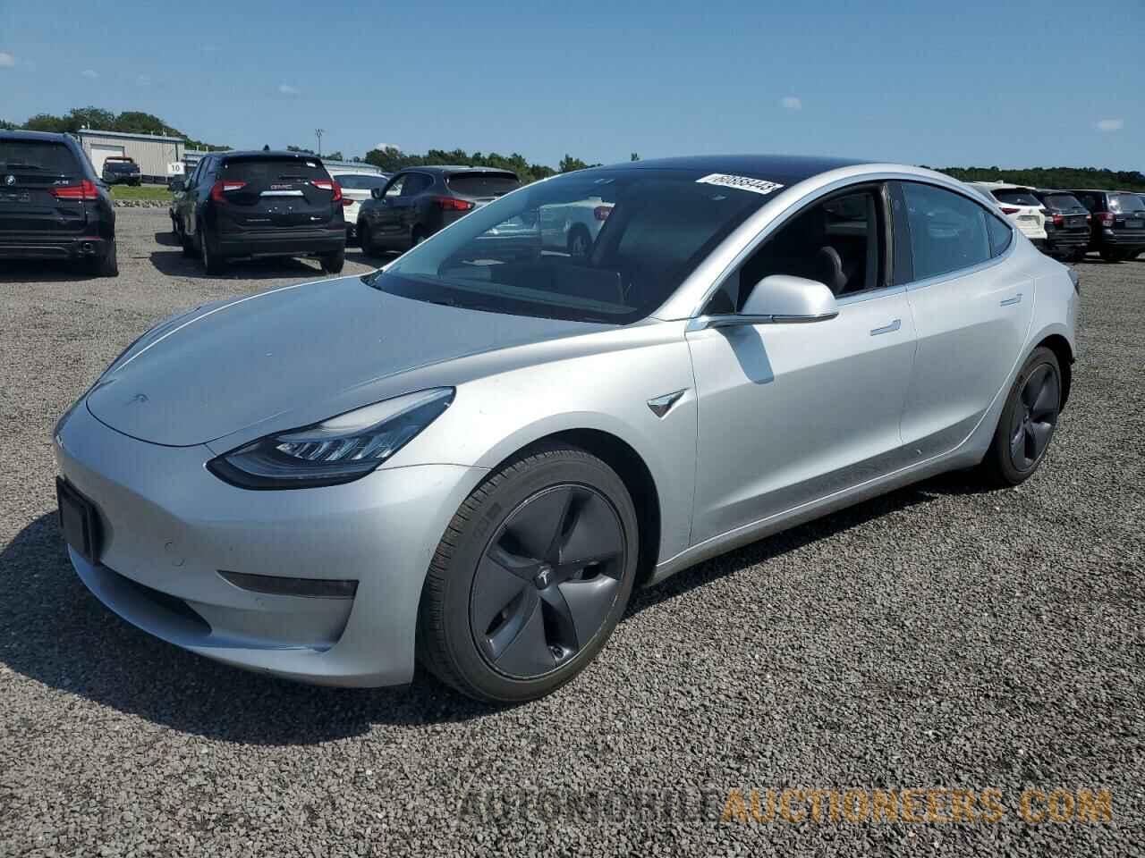 5YJ3E1EB2JF104555 TESLA MODEL 3 2018