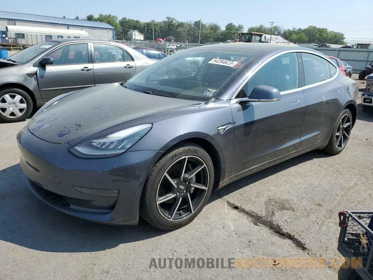 5YJ3E1EB2JF112333 TESLA MODEL 3 2018