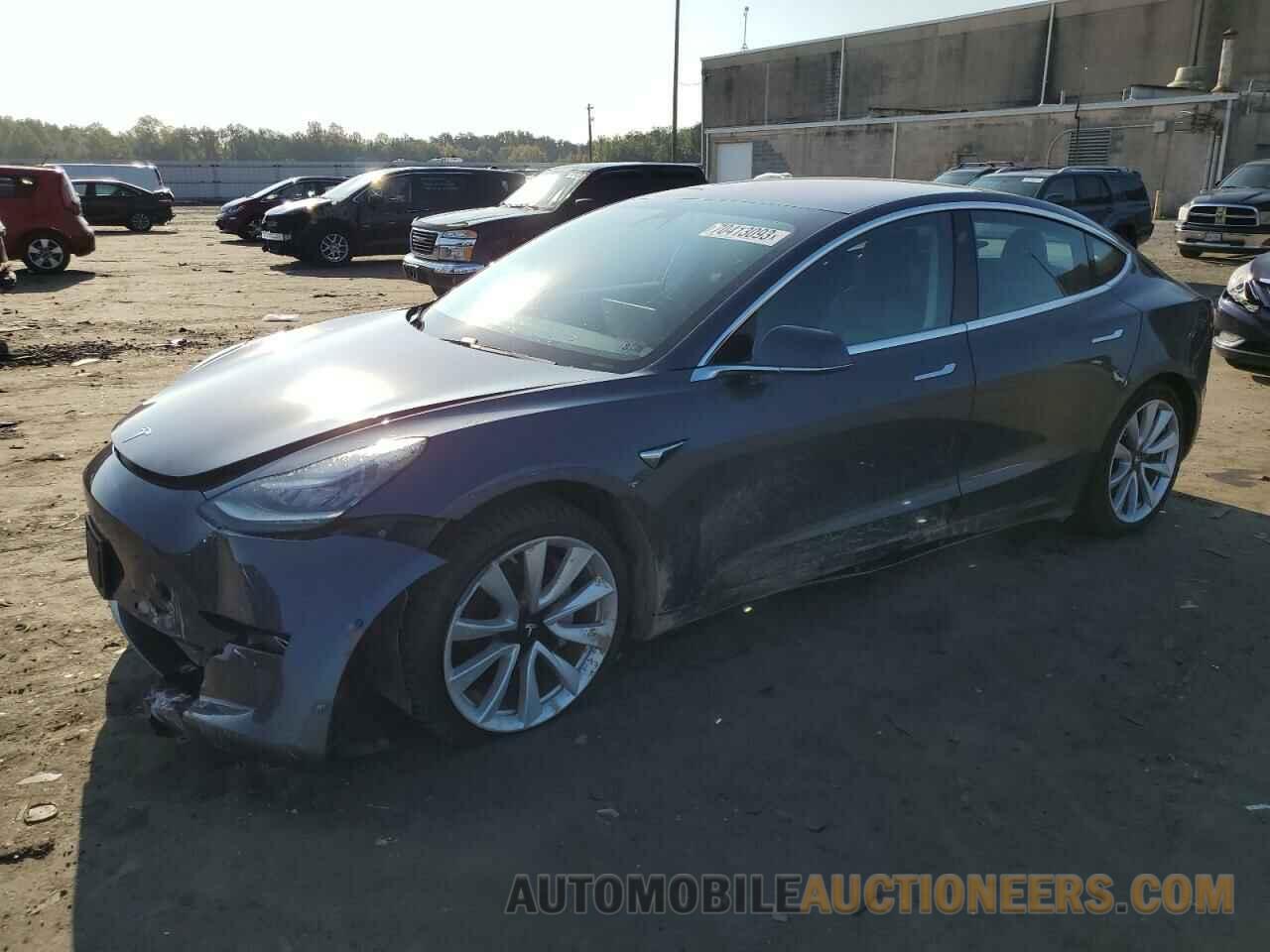 5YJ3E1EB2JF116723 TESLA MODEL 3 2018