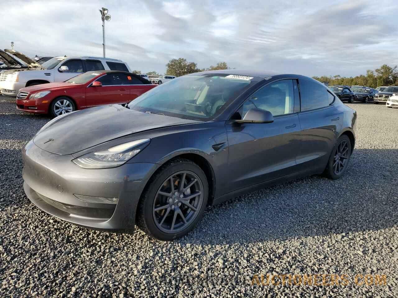 5YJ3E1EB2JF116740 TESLA MODEL 3 2018