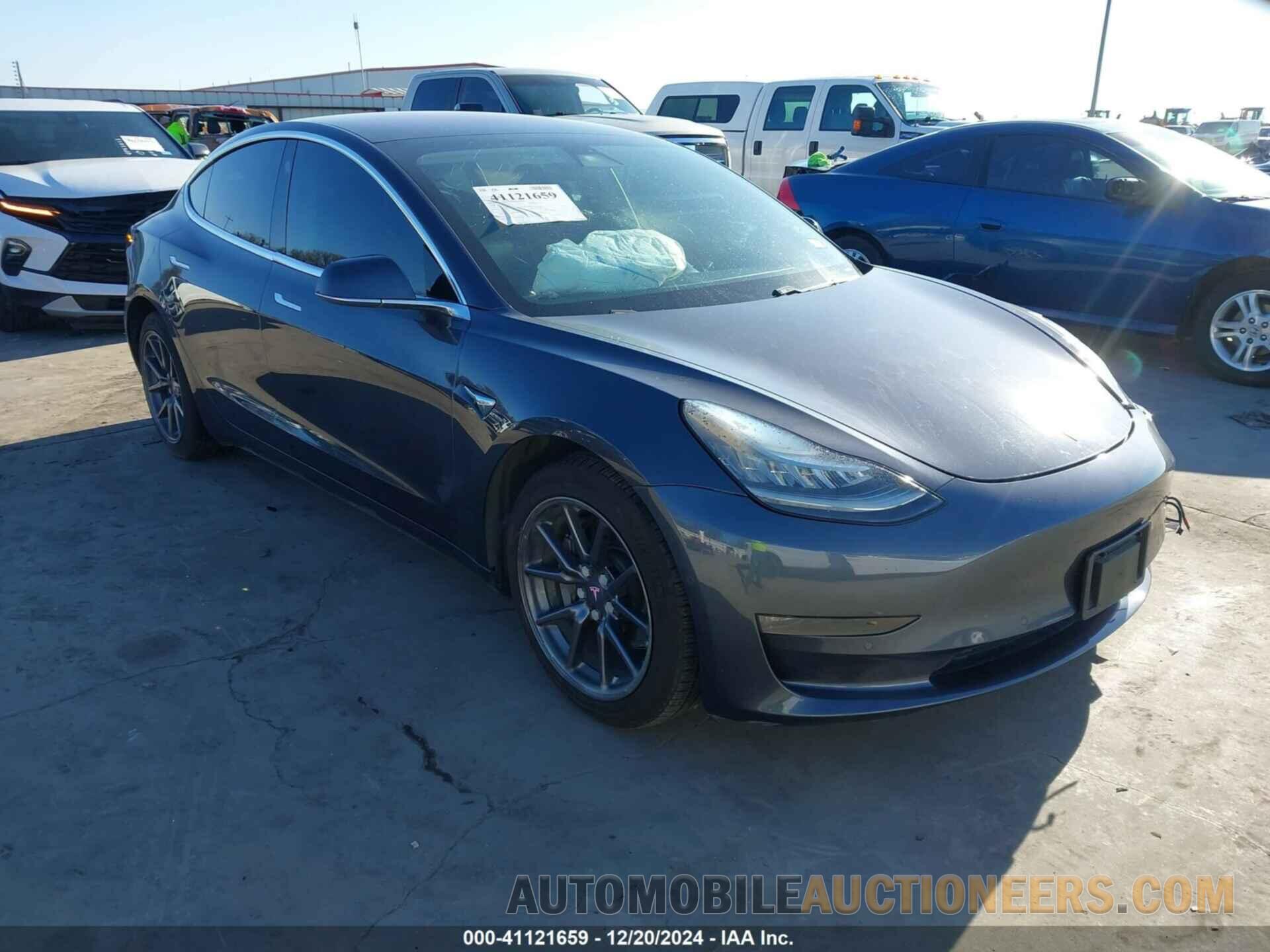 5YJ3E1EB2JF128922 TESLA MODEL 3 2018